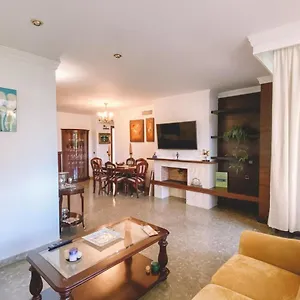 https://apt-apartamento-playamar.hotelsinnerja.org